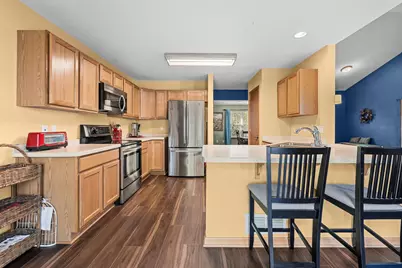 643  Riverwood Ln, West Bend, WI 53095 - Photo 10