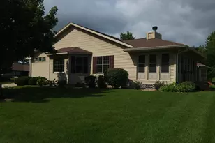 N66W15400 Raven Way Dr, Menomonee Falls, WI 53051 - Photo 2