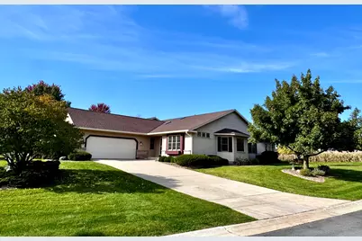 N66W15400  Raven Way Dr, Menomonee Falls, WI 53051 - Photo 2