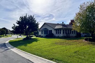 N66W15400 Raven Way Dr, Menomonee Falls, WI 53051 - Photo 6