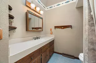 16755 W Hearthside Dr, New Berlin, WI 53151 - Photo 18