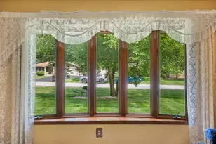 16755 W Hearthside Dr, New Berlin, WI 53151 - Photo 6