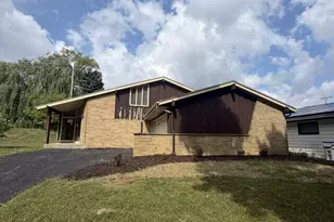 5435 S 15th Pl, Milwaukee, WI 53221 - Photo 1
