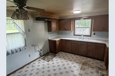 5435 S 15th Pl, Milwaukee, WI 53221 - Photo 10