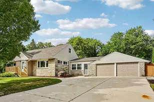 W73N917 London Ct, Cedarburg, WI 53012 - Photo 26