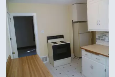 1755 S 73rd St, West Allis, WI 53214 - Photo 4