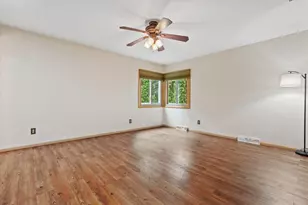 717 Mansfield Cir, Hartland, WI 53029 - Photo 36