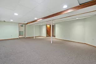 717 Mansfield Cir, Hartland, WI 53029 - Photo 40