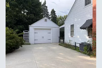 3424 N Elmwood Dr, Racine, WI 53405 - Photo 18