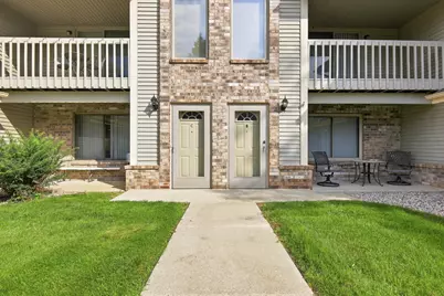2116  Woodburn Rd #B, Waukesha, WI 53188 - Photo 2