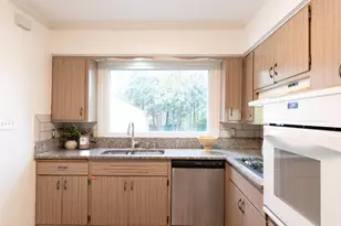 4041 N Bartlett Ave, Shorewood, WI 53211 - Photo 2