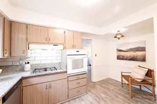 4041 N Bartlett Ave, Shorewood, WI 53211 - Photo 8
