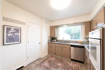 4041 N Bartlett Ave #4043, Shorewood, WI 53211 - Photo 10