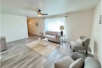 8008  Gina Dr, Racine, WI 53406 - Photo 6
