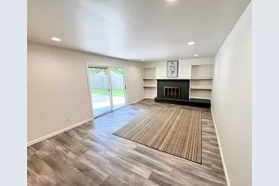 8008  Gina Dr, Racine, WI 53406 - Photo 12