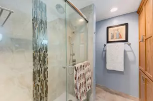 2525 S Shore Dr, Milwaukee, WI 53207 - Photo 16