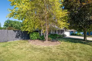 9140 Morgan Ct, Racine, WI 53126 - Photo 6