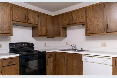 320 E Pleasant St #106, Oconomowoc, WI 53066 - Photo 12
