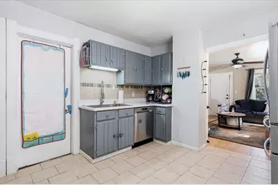 2133 S 89th St, West Allis, WI 53227 - Photo 12