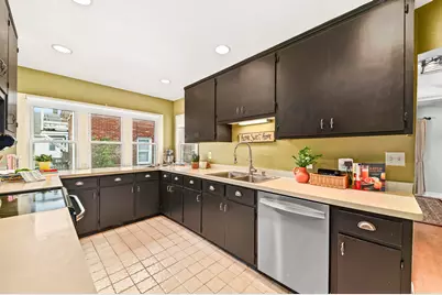 2924 N 74th St, Milwaukee, WI 53210 - Photo 14