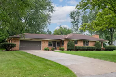 1865  Lone Oak Cir, Brookfield, WI 53045 - Photo 2