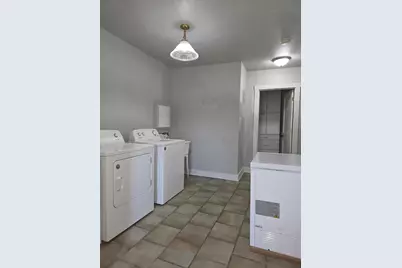 1567 S 100th St, West Allis, WI 53214 - Photo 16