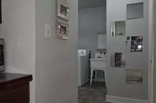 1567 S 100th St, West Allis, WI 53214 - Photo 18