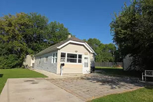1567 S 100th St, West Allis, WI 53214 - Photo 1