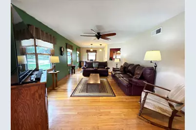 1804 W Clayton Crest Ave, Milwaukee, WI 53221 - Photo 8