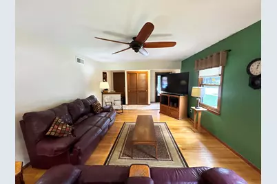 1804 W Clayton Crest Ave, Milwaukee, WI 53221 - Photo 10