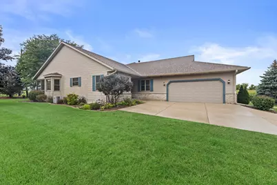 W155N6631  Blue Heron Dr, Menomonee Falls, WI 53051 - Photo 1