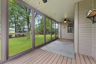 W155N6631 Blue Heron Dr, Menomonee Falls, WI 53051 - Photo 16