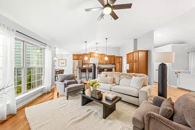 1724  Moccasin Trl, Waukesha, WI 53189 - Photo 8