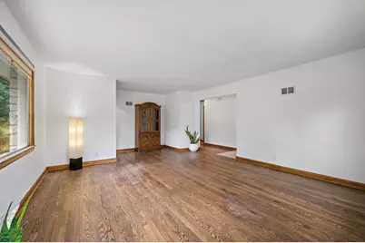 5630 S 20th St, Milwaukee, WI 53221 - Photo 10