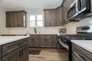 228 Evergreen St, Dousman, WI 53118 - Photo 4