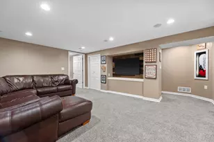 265 N 112th St, Wauwatosa, WI 53226 - Photo 22