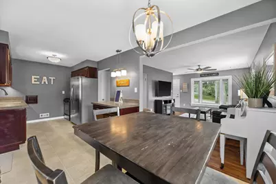 265 N 112th St, Wauwatosa, WI 53226 - Photo 8
