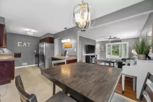 265 N 112th St, Wauwatosa, WI 53226 - Photo 8
