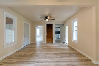 237  Waverly Pl, Waukesha, WI 53186 - Photo 4