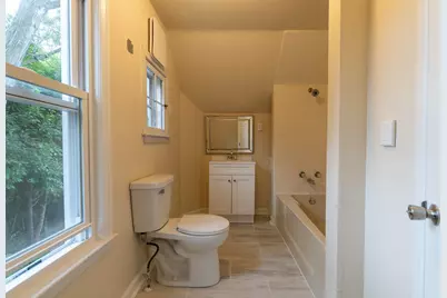 237  Waverly Pl, Waukesha, WI 53186 - Photo 8