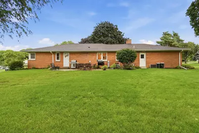 2445  Buena Vista Dr, Brookfield, WI 53045 - Photo 40