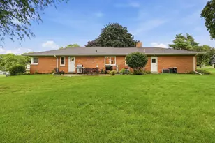 2445 Buena Vista Dr, Brookfield, WI 53045 - Photo 40