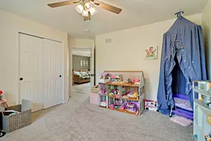 452 Sumner St, Genoa City, WI 53128 - Photo 22