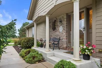 111  Eagles Cove Cir, North Prairie, WI 53153 - Photo 4