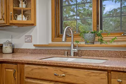 111  Eagles Cove Cir, North Prairie, WI 53153 - Photo 10