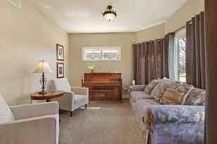 9665 Meadowdale Ln, Pleasant Prairie, WI 53158 - Photo 8