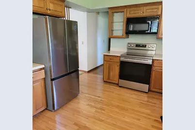W140N7250  Lilly Rd, Menomonee Falls, WI 53051 - Photo 10