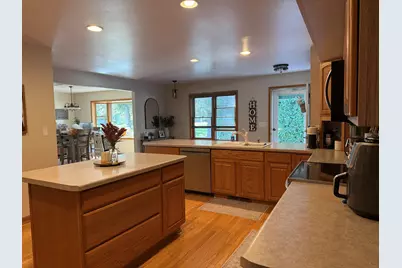 248 E Ottawa Ave, Dousman, WI 53118 - Photo 12