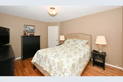 5127 S Menard Dr, New Berlin, WI 53151 - Photo 20