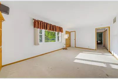W160N9756  Colonial Dr, Germantown, WI 53022 - Photo 4